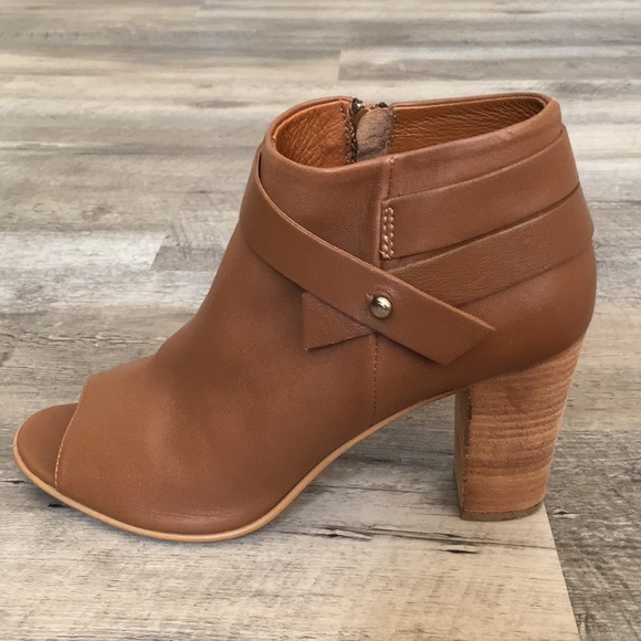 Steve Madden Shoes - Steve Madden peep toe booties